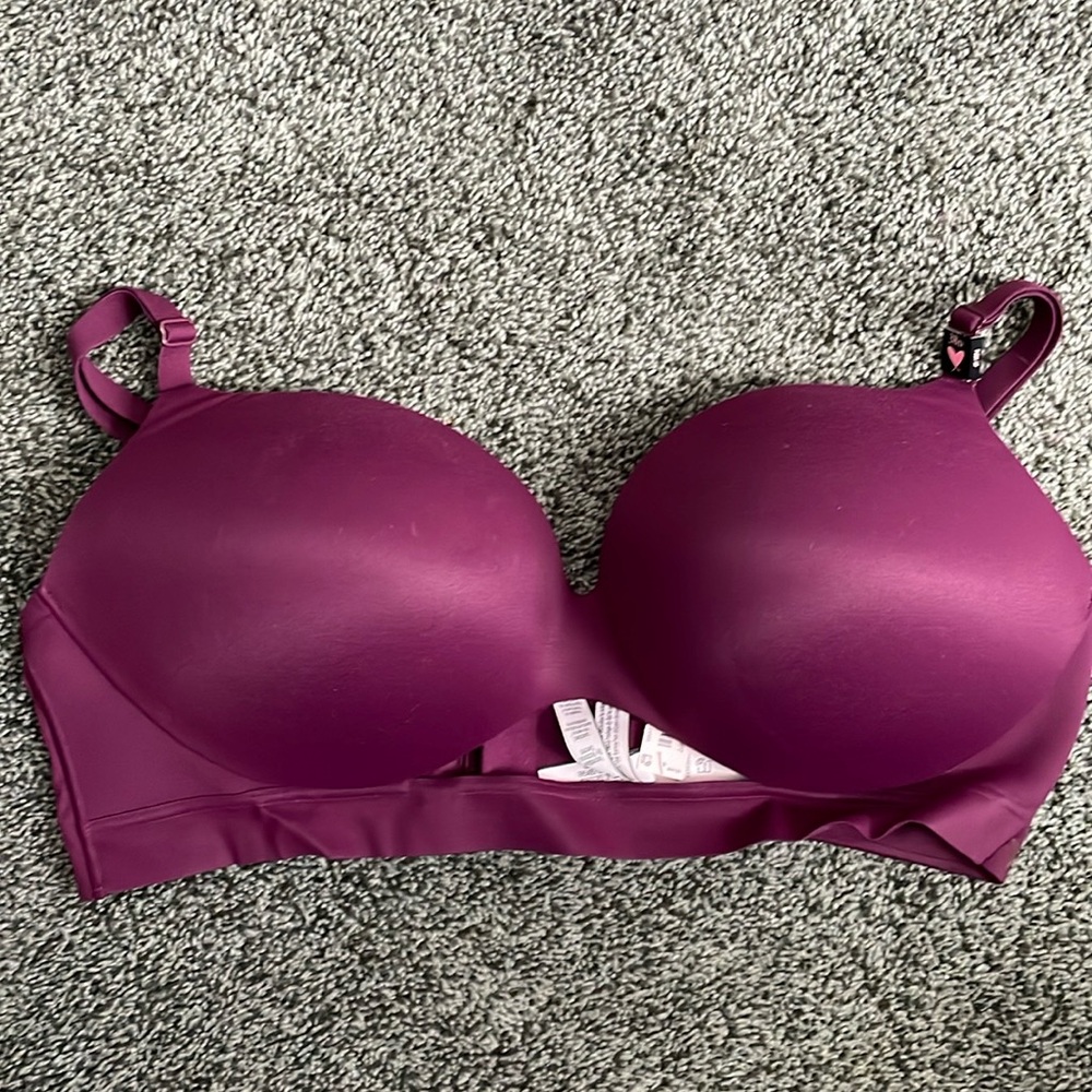 Incredible by Victorias Secret bra size 38D.